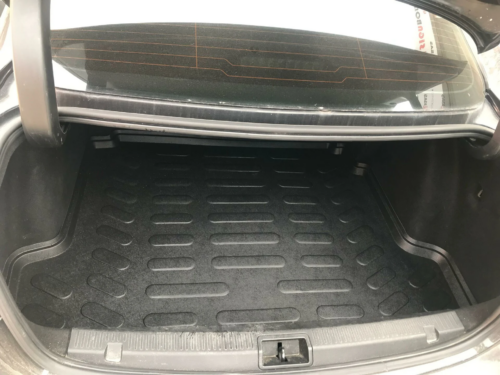 стелка за багажник Renault Fluence