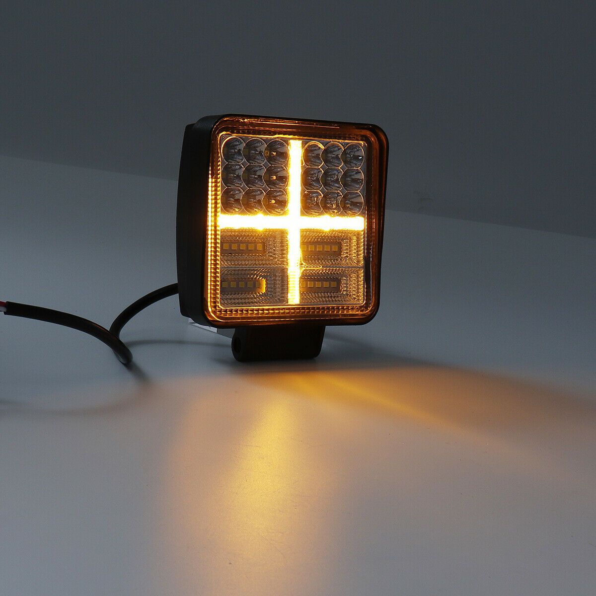 LED Работен Фар: Устойчив, Двуцветен, Комбиниран Лъч