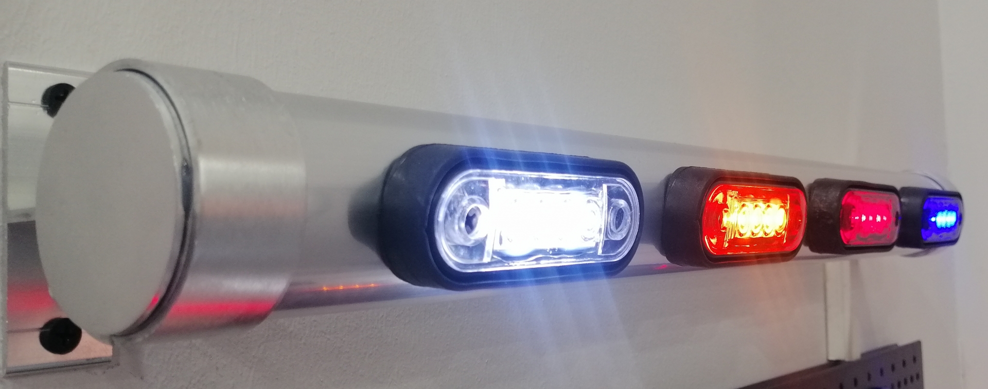 Оранжев LED Маркер 12V-36V с Извит Гръб за Камион, Бус, Ремарке
