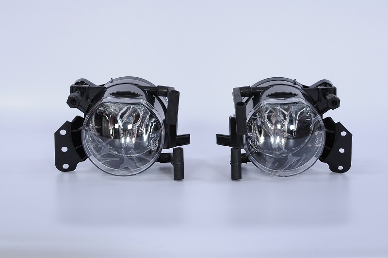 Халогени BMW E46 E90 E60 E61 E63 E64 E83 + HB4 крушки